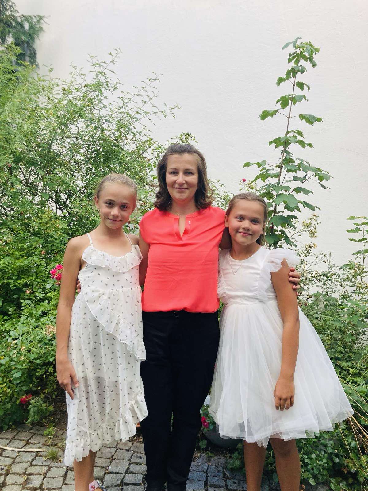 Klavierunterricht Kissing - Nadja Erhard mit ihren Klavierschülern nach dem Konzert